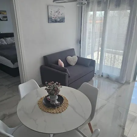 Daro-appartments 아파트 아스프로발타