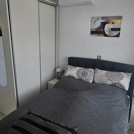 아파트 Daro-appartments 아스프로발타